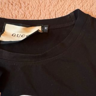 Camiseta Gucc Conejo Lentejuelas Negra.