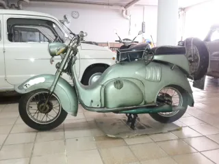 Moto ISO Scooter