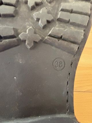 Botines Alma en Pena tachas y pedrería