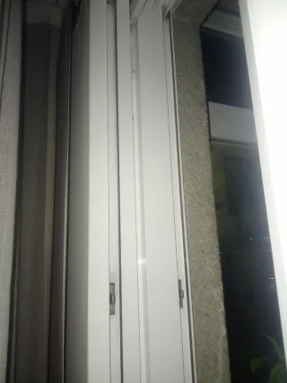 Ventanas aluminio blancas .Urge venta.