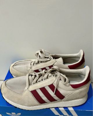 Zapatillas Adidas Beige y Rojo