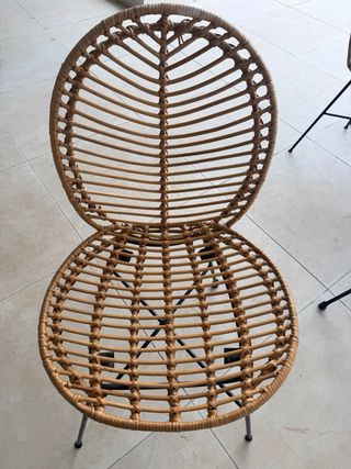 Sillas de mimbre y hierro