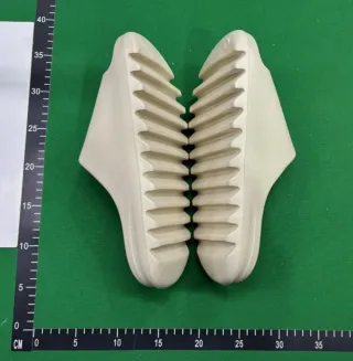 Yeezy Slides Bone Talla 40 Nuevas