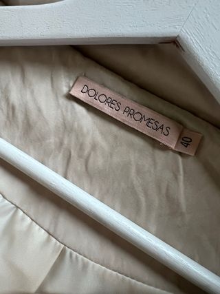 Chaquetón Dolores Promesas Beige