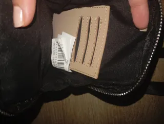 Riñonera Parfois Beige y Negra