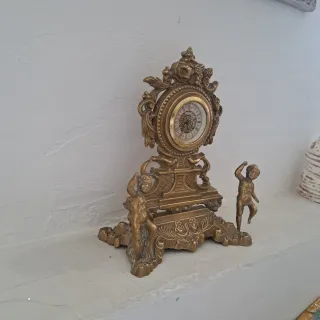 Orologio da tavolo vintage in bronzo con angiolett