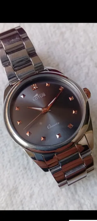 Reloj LOTUS
