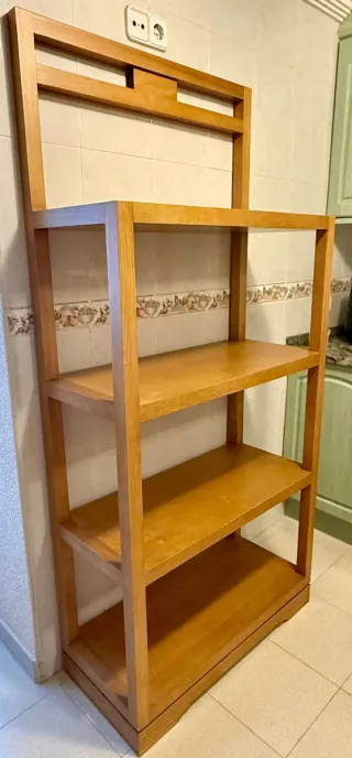 Estantería de madera