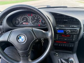 BMW Serie 3 1996. 318 IS