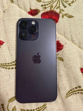 iPhone 14 Pro Max Morado