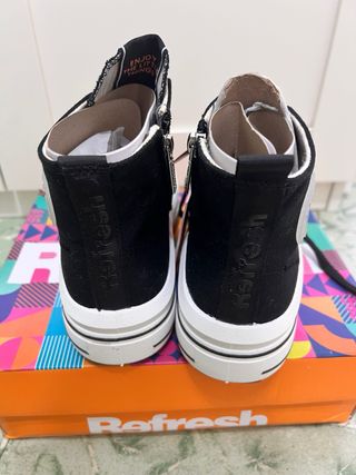 Zapatillas Refresh Negras y Blancas