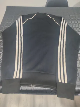 Chaqueta Adidas Negra con Rayas Blancas