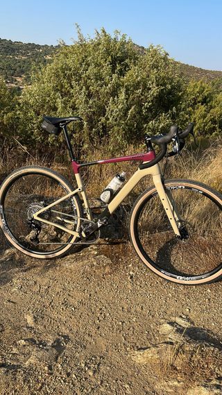 Bicicleta Gravel Cannondale Topstone Carbon Apex 1