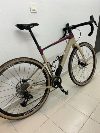 Bicicleta Gravel Cannondale Topstone Carbon Apex 1