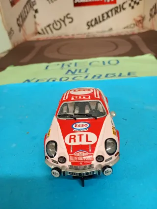 Scalextric Renault Alpine A110 con Luces
