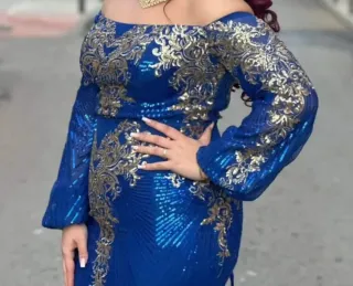 Vestido de fiesta azul con pedrería