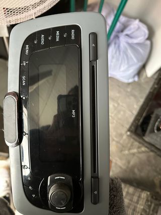 Radio Seat Ibiza 6J 2012