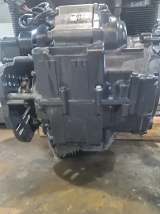 MOTOR SUZUKI GSXR 750.