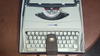 Máquina de escribir Underwood 18