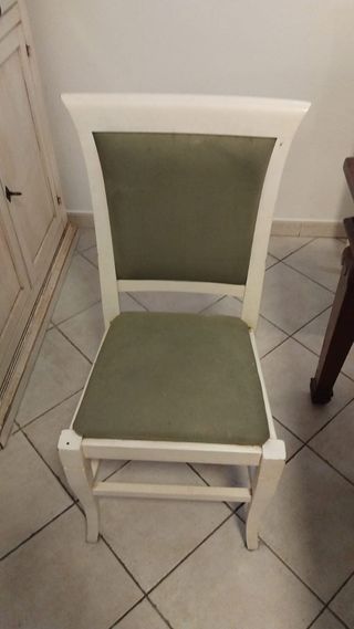 Tavolo vintage in legno massello con sedie