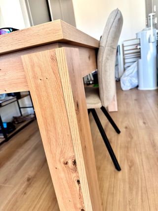 Mesa de comedor de madera