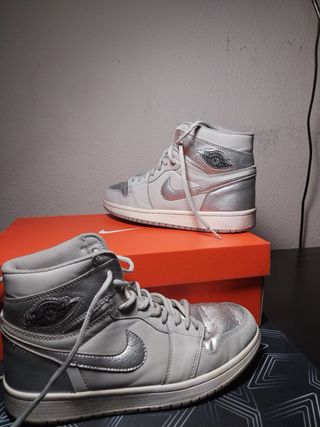 Tenis Jordan Retro High OG Plata y Blanco