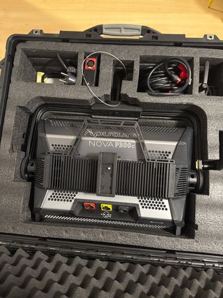 Aputure Nova P300C Panel LED 300W RGBWW