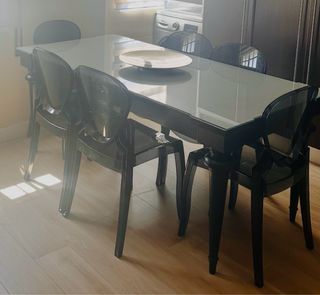 Mesa de comedor extensible con 8 sillas