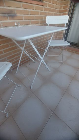 Mesa y 2 Sillas Terraza Plegables
