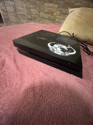 PS4 Negra con Accesorios