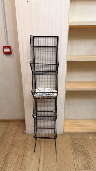 Estantería metálica negra