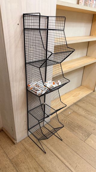 Estantería metálica negra