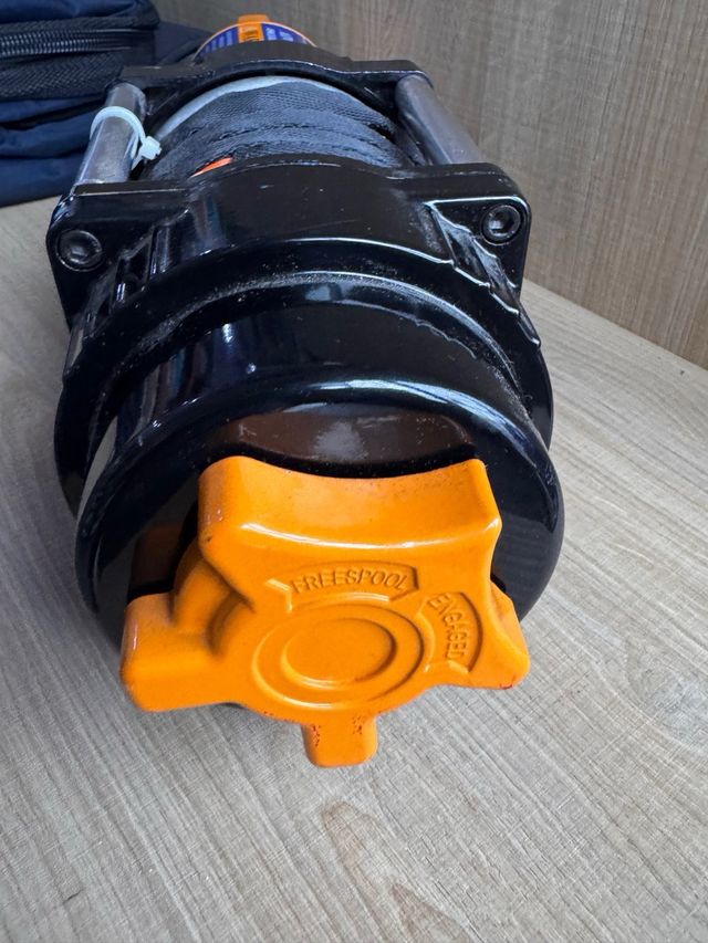 Cabrestante Eléctrico 12V 4500 LBS F1 - miniatura 2