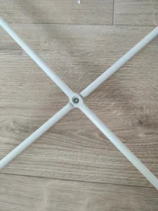 Mesita auxiliar redonda Ikea blanca