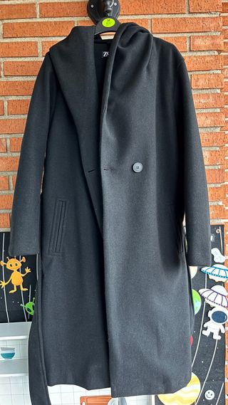 Abrigo Zara Negro Talla M Usado 2 veces.
