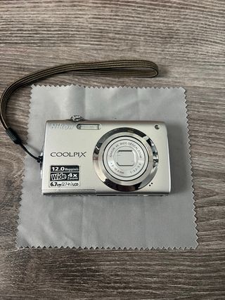 Cámara Digital Nikon Coolpix S3000 Plata