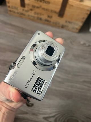 Cámara Digital Nikon Coolpix S3000 Plata