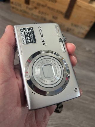 Cámara Digital Nikon Coolpix S3000 Plata