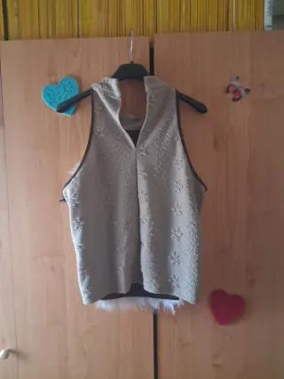 Top Halter con pelito beis