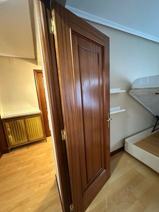 Puertas de madera nogal con cristal