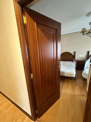 Puertas de madera nogal con cristal