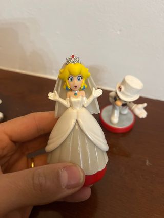 Amiibo Mario Wedding Peach Bowser