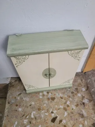 Armario para llaves decorado