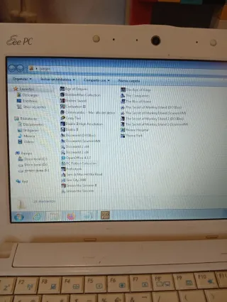 Leer Portátil Asus Eee PC Rosa