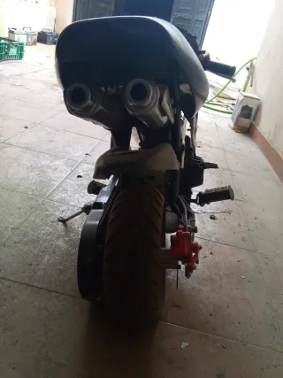 Minimoto Infantil Negra con Llama Blanca