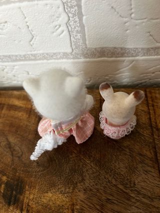 Sylvanian Families Muñecas Gato y Conejo