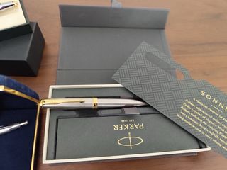 Lote de bolígrafos y pluma de marca