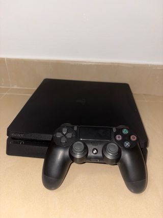 Consola PS4 Negra + Mando