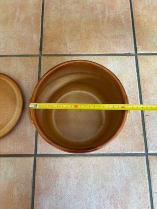 Zuppiera in ceramica con coperchio