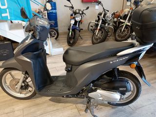 Honda Vision 110 Scooter